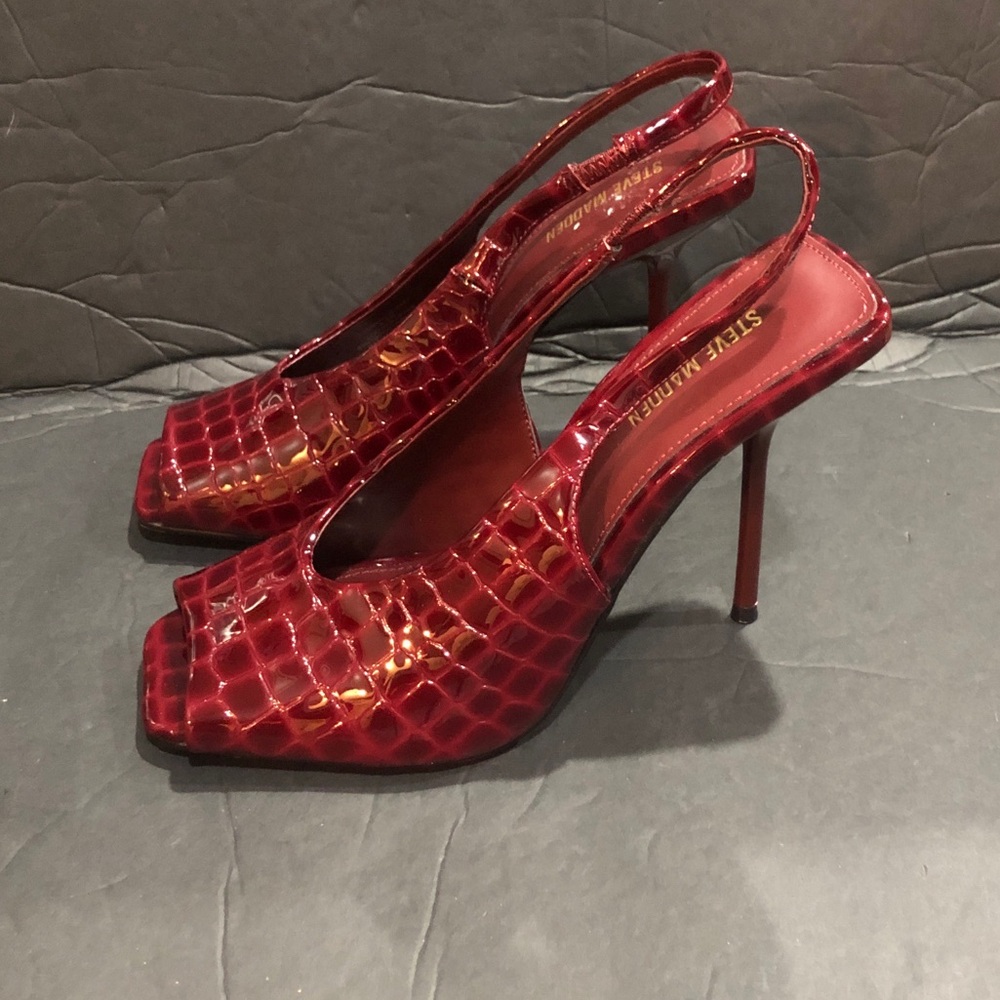 Steve Madden Lucian Croco Embossed High‎ Vamp Slingback stiletto heels size 8.5
